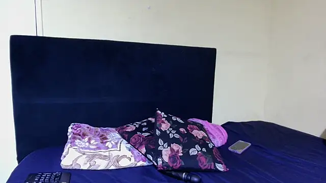 SweetTitties21 webcam