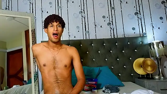 Alex_Bloom webcam