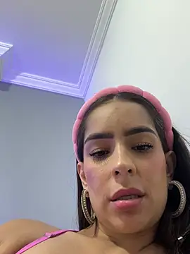mau_white (F milf) - Show tits