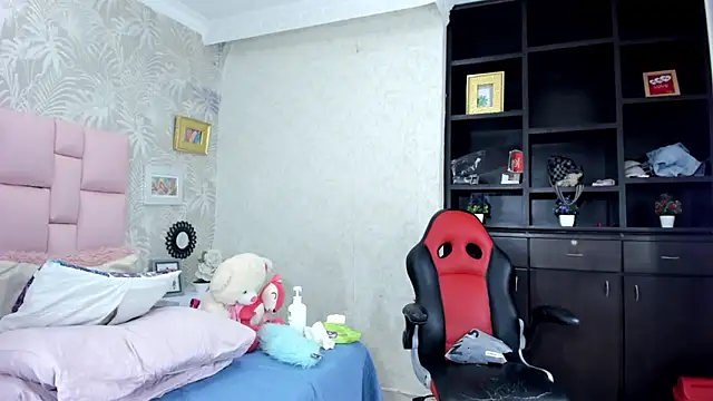 Mara_Summerr webcam