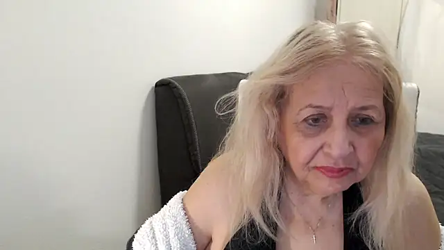 SusiLifeXXX webcam