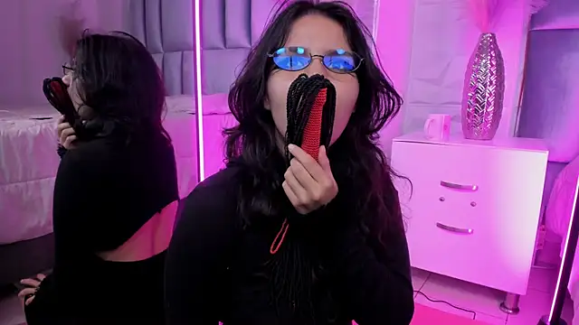 HollyPeach