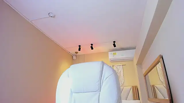 NahimiThompson webcam