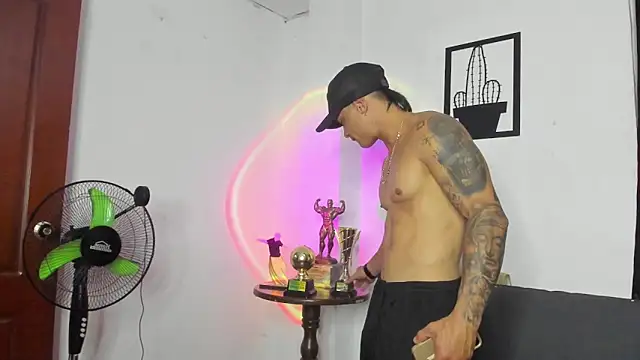 AlexRoyce_