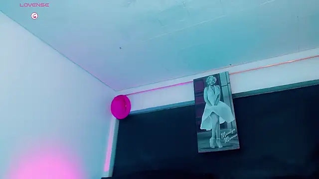 kendall_hornyy - Kendall_hornyy's free webcam - UK Sex Cams