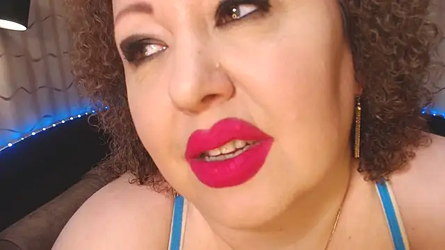 BustyKatty webcam