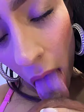 Mau_White webcam