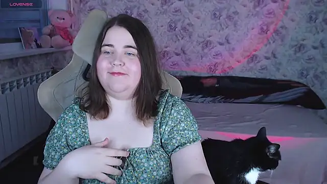 Estelle_Hicks webcam