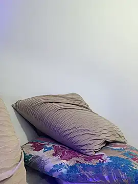 Mau_White webcam