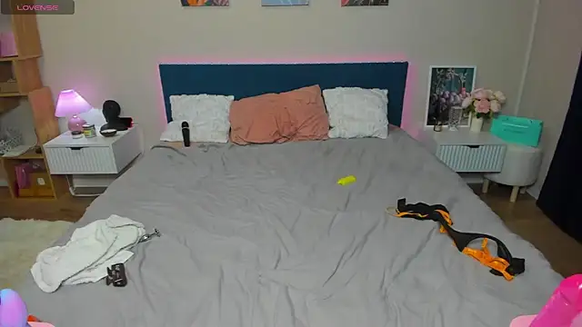 BritneyLix webcam