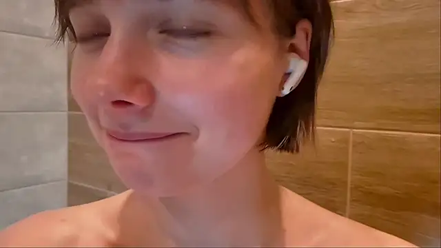 ExitedTroth webcam