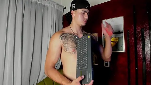 elliot_colton webcam