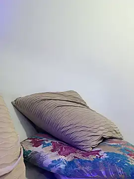 Mau_White webcam