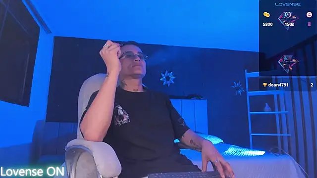 LiamDeep webcam