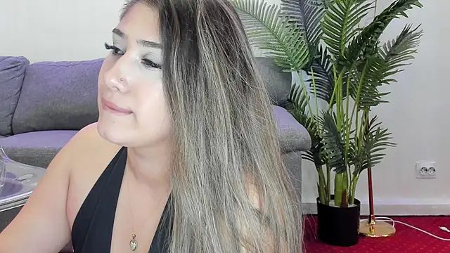 VivianneNicole