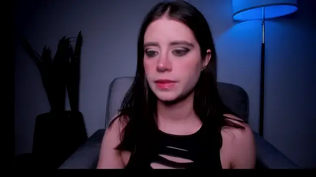HazelKush webcam