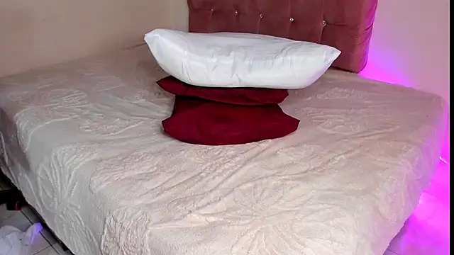 Alyn__miller webcam