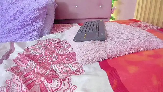 lovely__kiss__ webcam