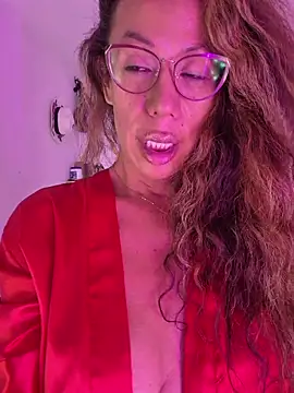 YOURSDEBORA webcam