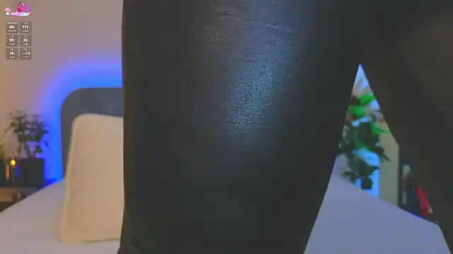 Kira_from_UA webcam