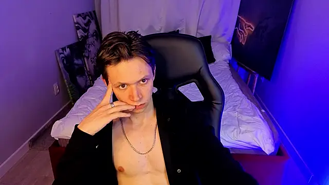 Meverik_Oushen webcam
