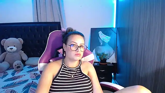 esmeraldaa230 webcam