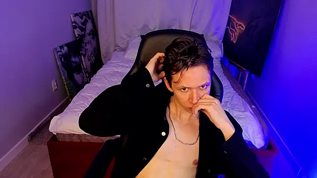 Meverik_Oushen webcam