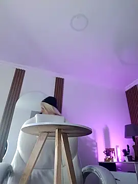 Tiffany_Valentiine webcam