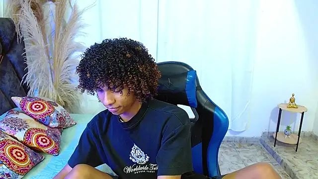 angelll18_ webcam