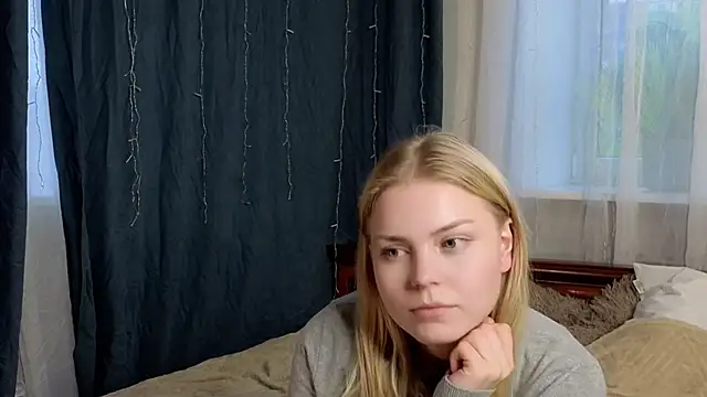 LavonaMadlem webcam