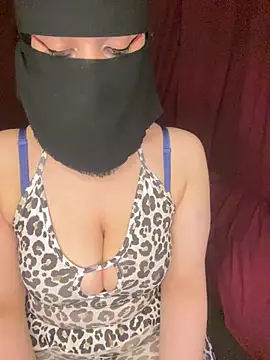 RooVaaN-Xx live sex cam