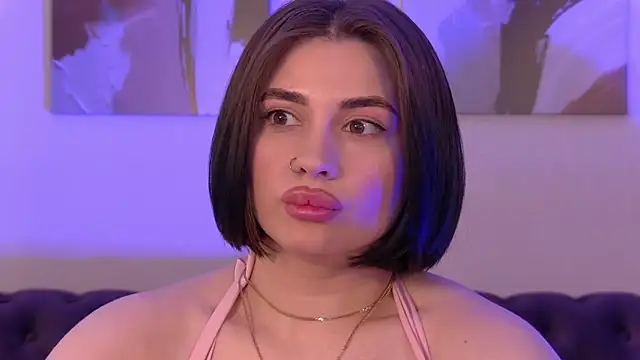 AdrianaToress webcam