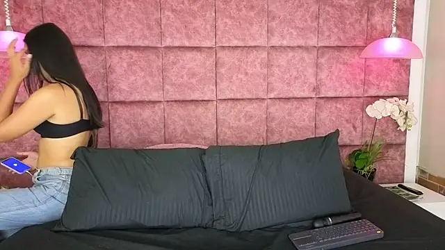 Taly_Fox webcam