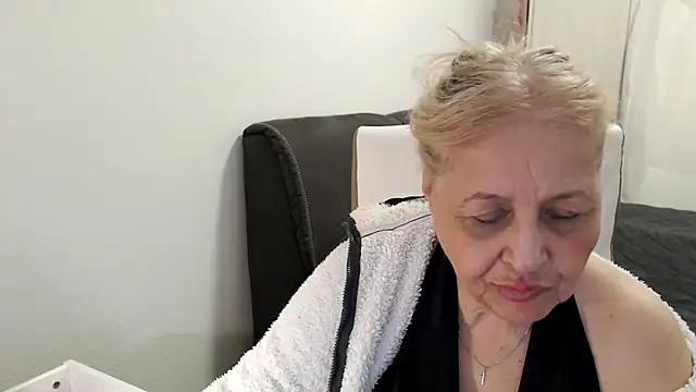 SusiLifeXXX webcam