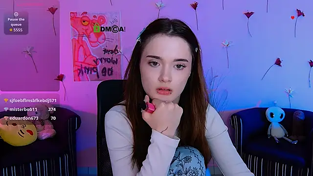 liana_kisses webcam