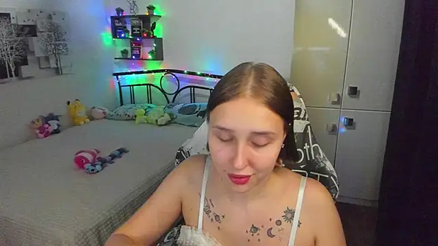 CrazyBitchInLace webcam