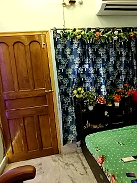 priya_26 webcam