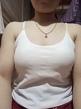 LucyyLy webcam