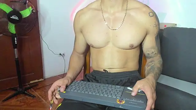 AlexRoyce_ webcam