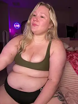 PiggyRose webcam
