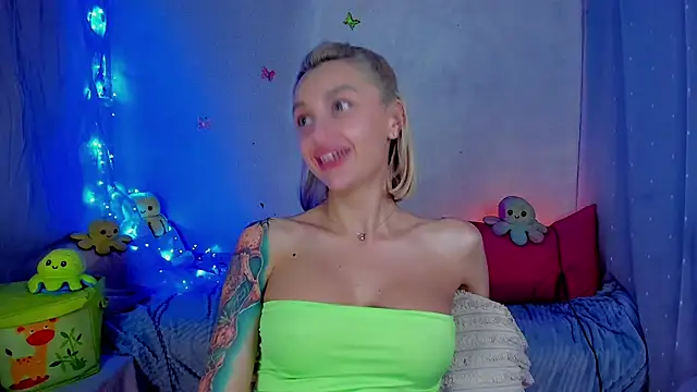 YourLizzyDoll webcam