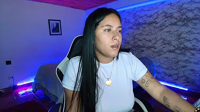 Camila_IRoose webcam