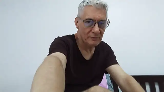 BIGUNCUTHARDCOCK webcam