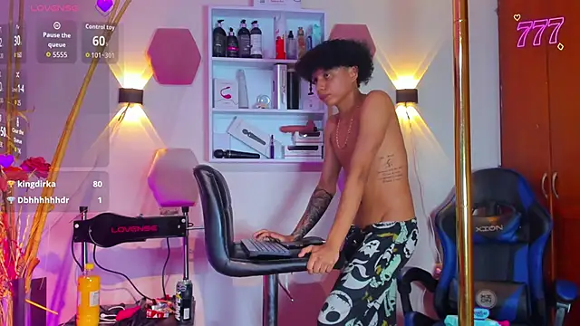 _taylor_black - _taylor_black's free webcam - UK Sex Cams