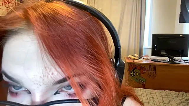 RedHeadCat webcam