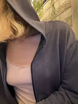 SweetBunnyGF from StripChat is Freechat