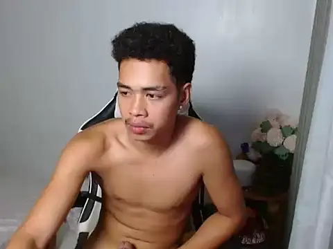 curlyasian_njxx webcam