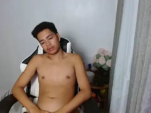 curlyasian_njxx webcam