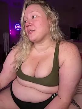 PiggyRose webcam