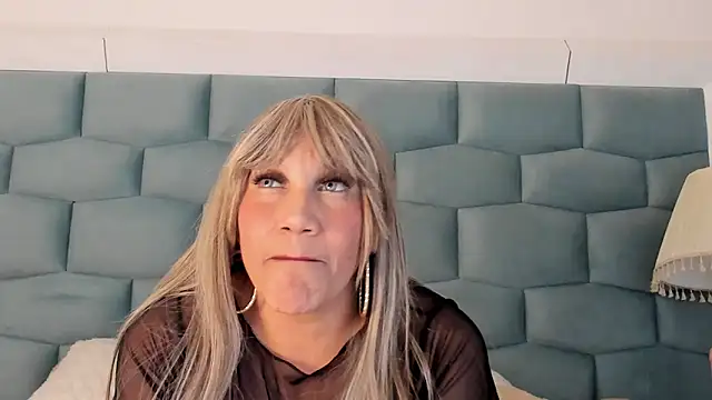 MiaMancini webcam